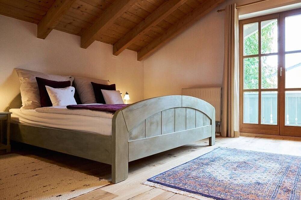 Ganze Wohnung, Ferienwohnung 77qm, 1 Schlafzimmer, Kachelofen, Balkon in Eggstätt, Chiemsee