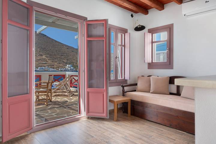Ganze Wohnung, Apartment 'Nicolas House 1' mit Meerblick, Wlan und Klimaanlage in Amorgos