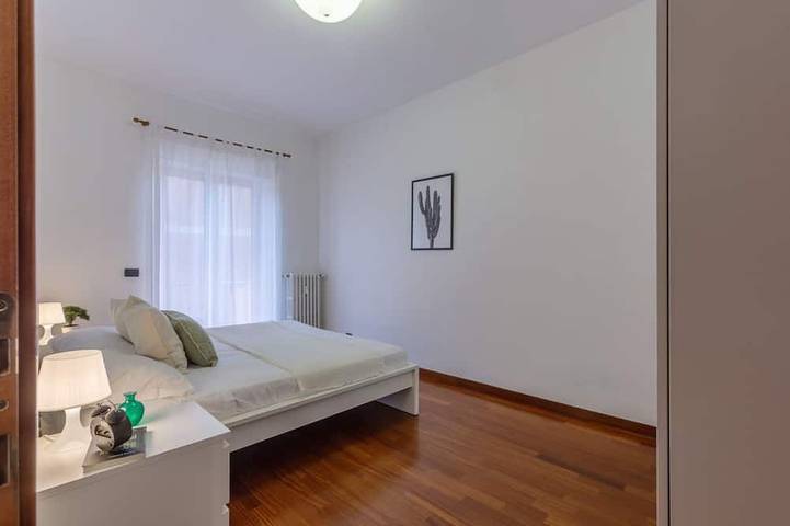 Ganze Wohnung, GuestHost – Gemütliche, 80 m² große Wohnung für bis zu 7 Personen im dritten Stock eines Gebäudes ohne Aufzug. Die Unterkunft liegt im Zentrum von Ferrara, direkt außerhalb der östlichen Stadtmauer, nur wenige Schritte vom Corso della Giovecca.Th in Ferrara, Ferrara Provinz