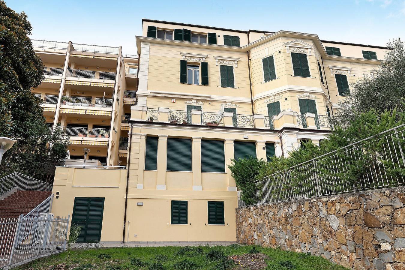 Holiday Home 'Appartamento A7' with Private Terrace and Air Conditioning in San Remo, Sanremo Municipality