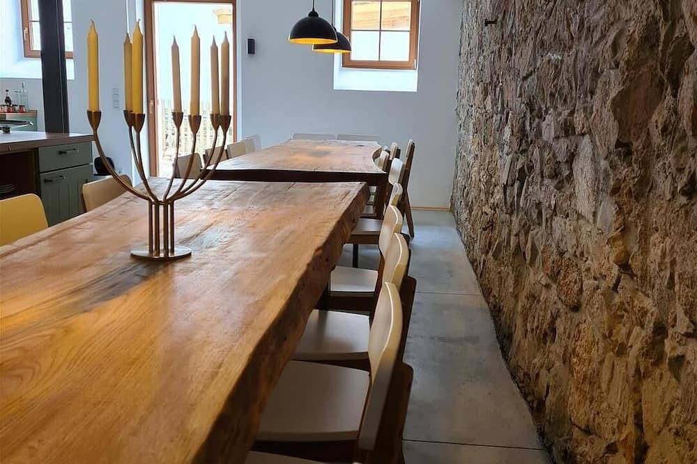 5 Sterne Ferienhaus/Gruppenunterkunft Leipzig mit W-Lan, Parkplatz, Sauna, Kamin in Kohren-Sahlis, Frohburg