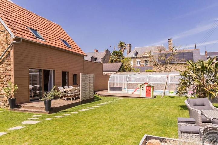 Gîte pour 4 personnes, avec piscine et jardin