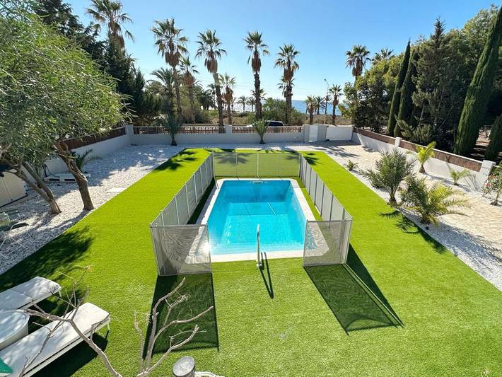 Location de vacances pour 4 personnes, avec Balcon et Terrasse ainsi que Jardin et Piscine à La Azohía