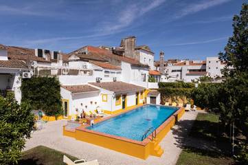 Maison d’hôte pour 2 personnes, avec vue ainsi que piscine et jardin à Évora
