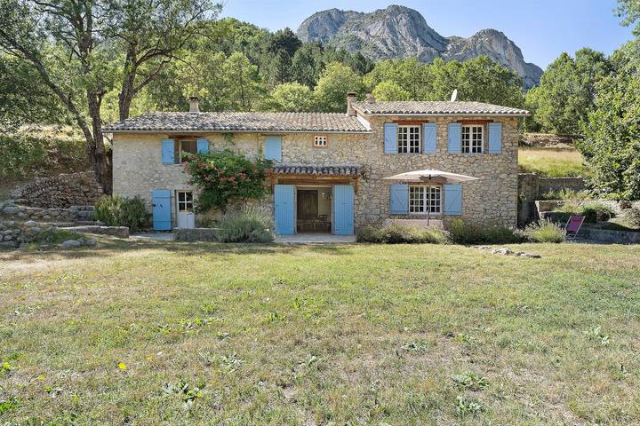 Ferienhaus für 6 Personen, mit Garten in Alpes-de-Haute-Provence