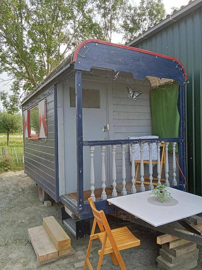 Camping voor 2 personen, with zwembad and tuin as well as uitzicht, met huisdier in Noord-Brabant