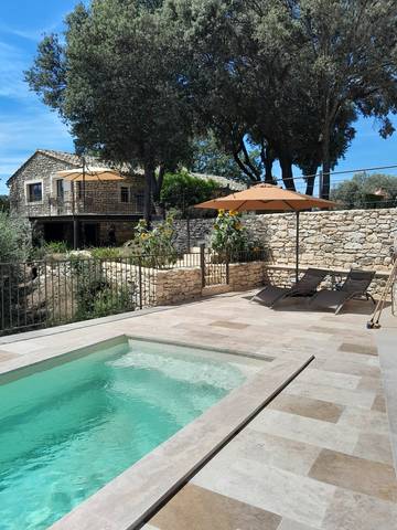 Gîte pour 5 personnes, avec jardin ainsi que piscine et balcon à Ménerbes