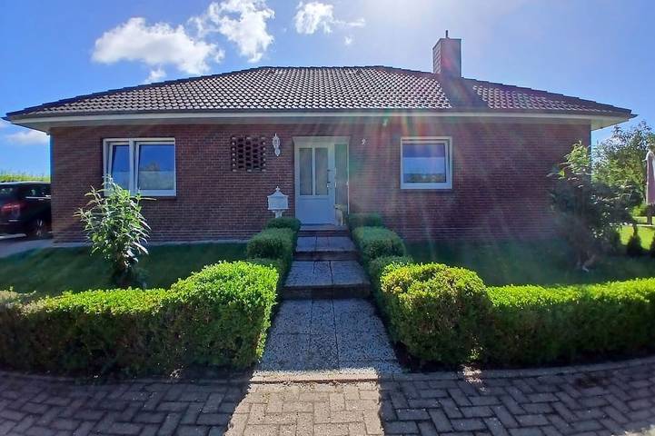 Ferienhaus für 4 Personen, mit Garten in Sande