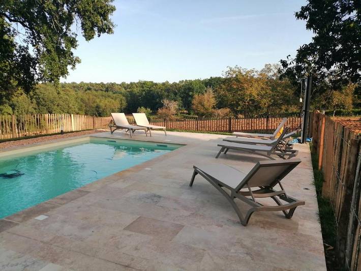 Gîte pour 6 personnes, avec jardin ainsi que vue et piscine à Salon (Dordogne)