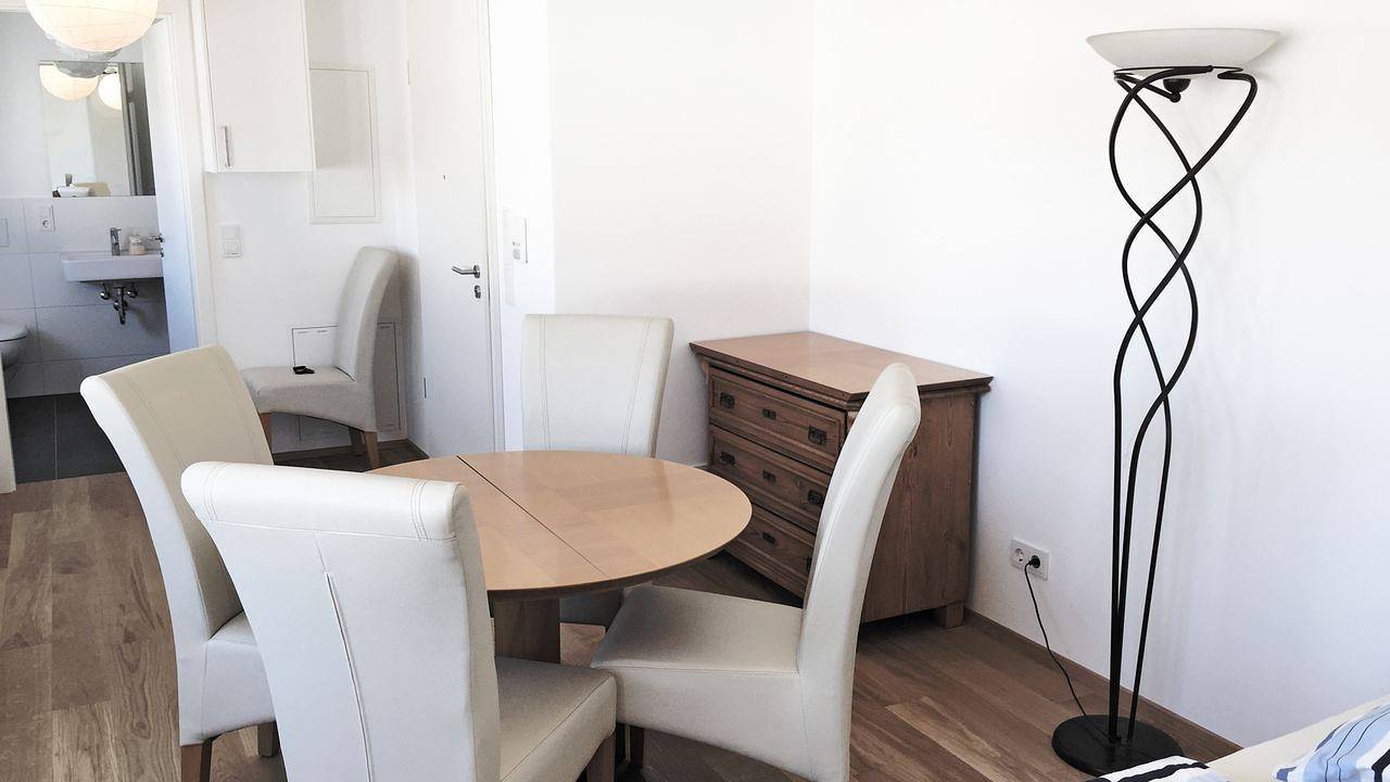 Ganze Ferienwohnung, Ferienwohnung für 2 Personen (33 m²) in Friedrichshafen in Friedrichshafen, Region Bodensee-Oberschwaben