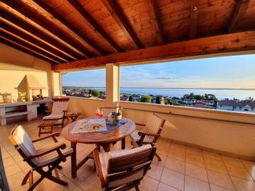 Ferienwohnung für 4 Personen, mit Seeblick und Terrasse in Lazise