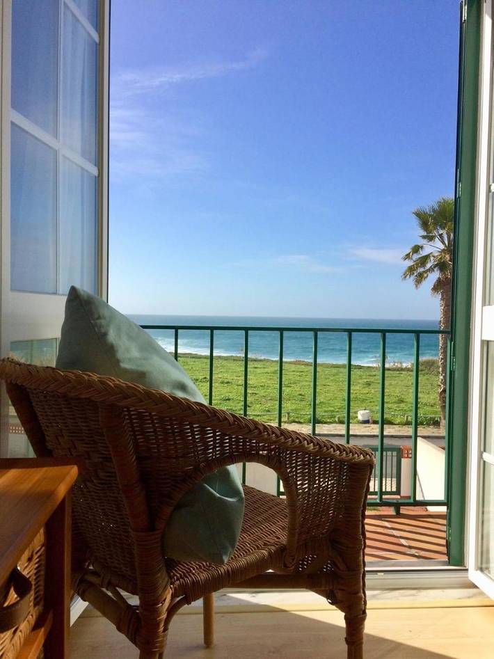 Location de vacances pour 6 personnes, avec vue et jardin à Porto Covo - 2