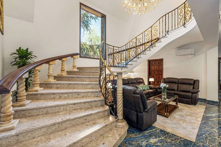 Casa señorial con piscina · Parque Natural del Garraf · Capacidad para 15 personas in Begas, Penedes DO