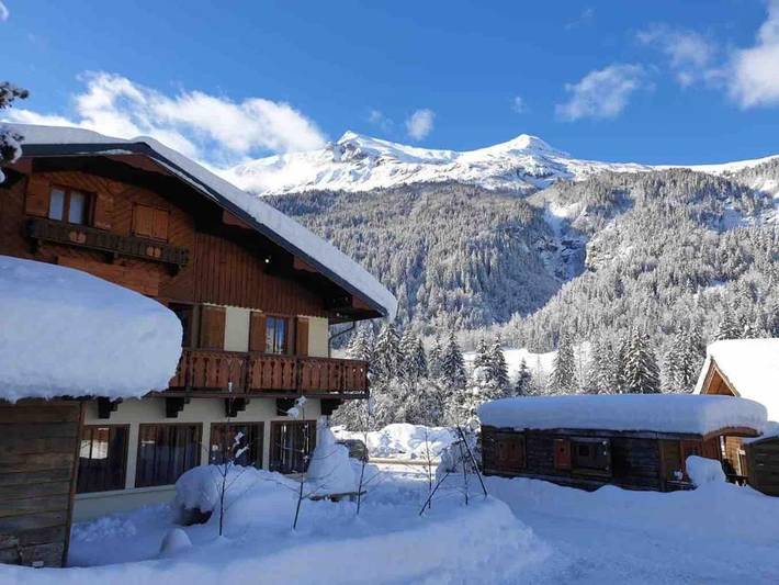 Chalet pour 15 personnes, avec vue ainsi que jardin et balcon à Les Contamines-Montjoie