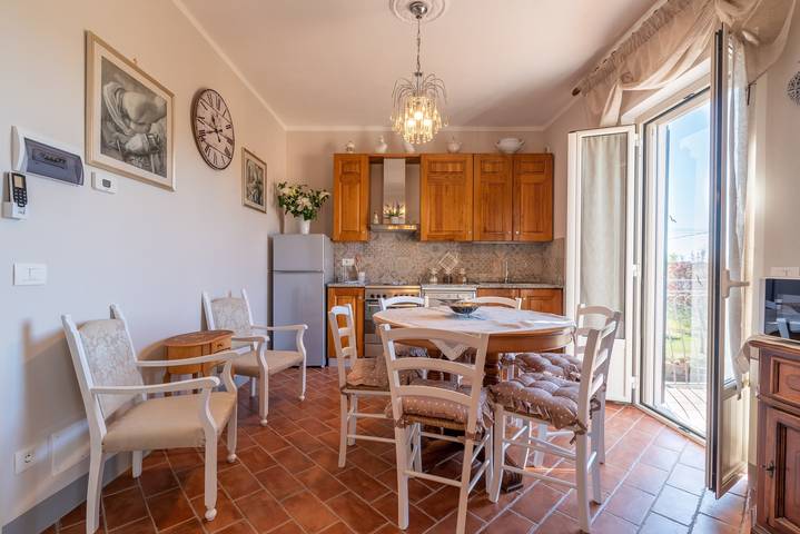 Appartamento intero, Appartamento 'L'Olivo Casa del Nonno Bingheri' con giardino in comune e Wi-Fi in Cortona, Provincia di Arezzo