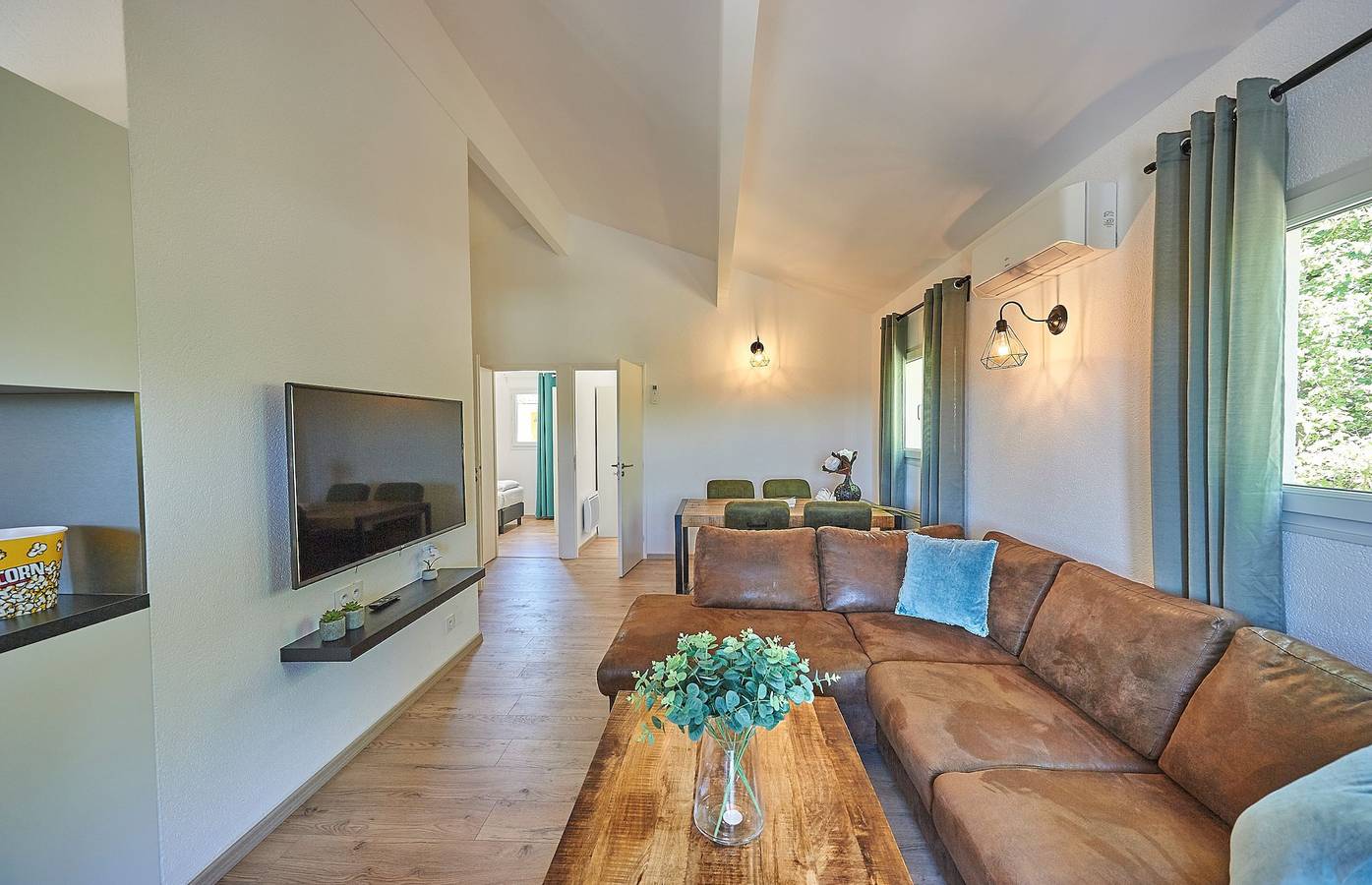 Village des Cigales — Libelle 4-6p. dalzicht in Mauroux, Lot