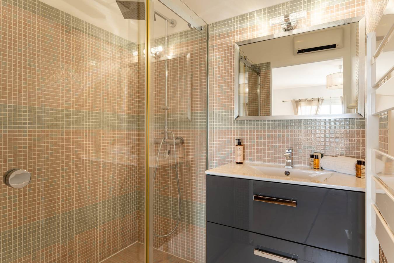 Villa für 12 mit Privatpool nahe Béziers in Boujan-sur-Libron, Côte d'Améthyste