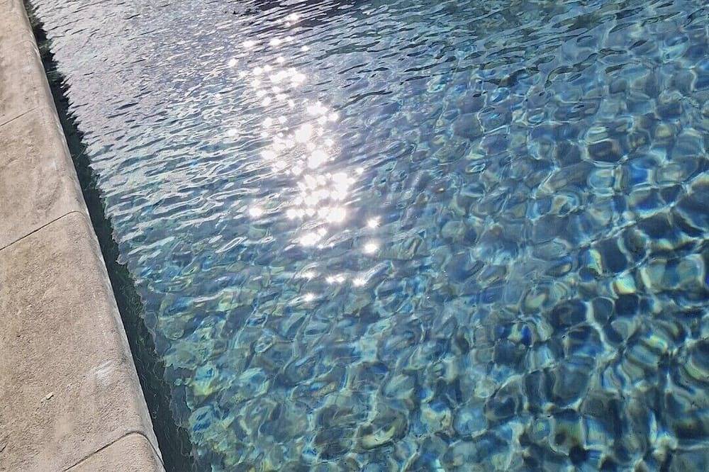 Villa climatisée sans vis à vis piscine pool house jardin privé in Beaucaire, Région de Nîmes