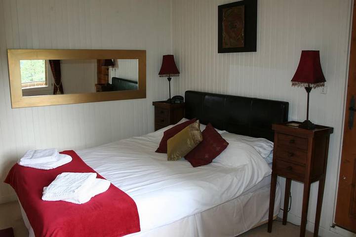 5 chambres, 3 salle de bains (10 personnes) chalet dans les Portes du Soleil avec bain à remous in Chatel, Les Portes du Soleil
