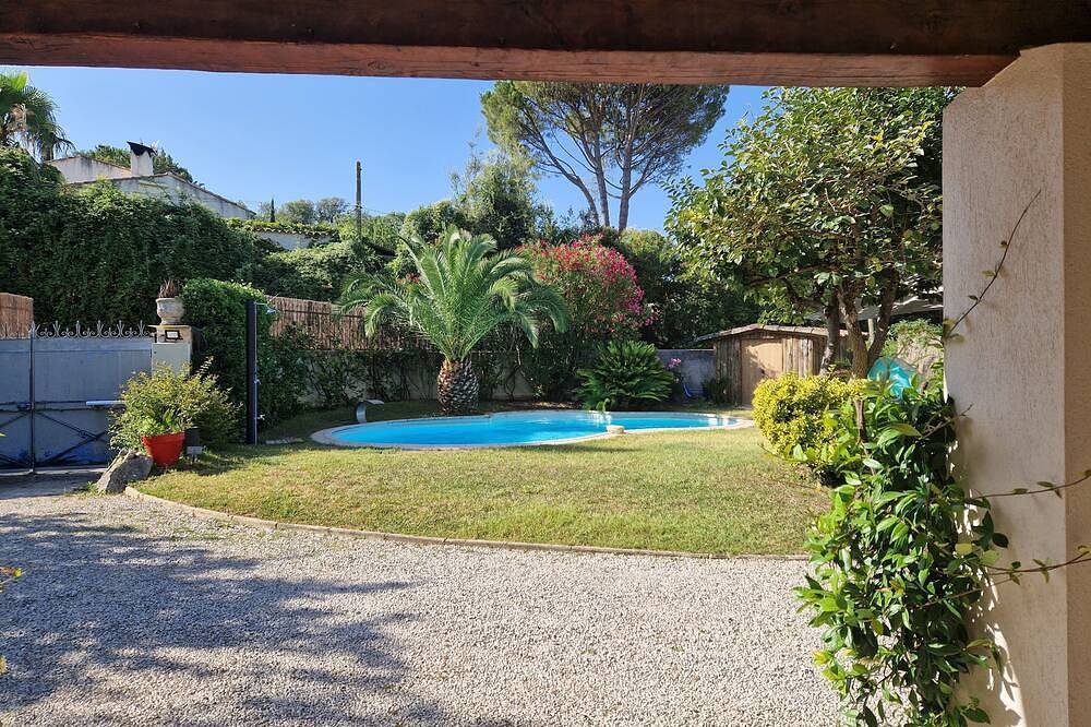 Single-storey, air-conditioned house with private pool.   in La Colle-sur-Loup, Cannes und Umgebung