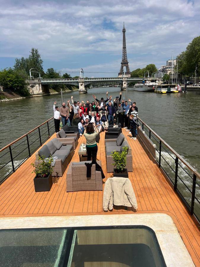 Bateau pour 8 personnes, avec terrasse et vue, animaux acceptés dans les Hauts-de-Seine - 2