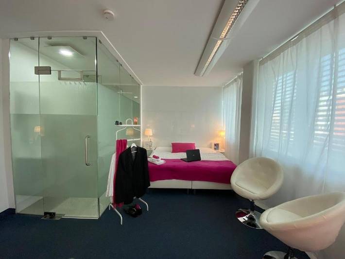 Hotel für 4 Personen, mit Ausblick und Terrasse in Wiesbaden - 3