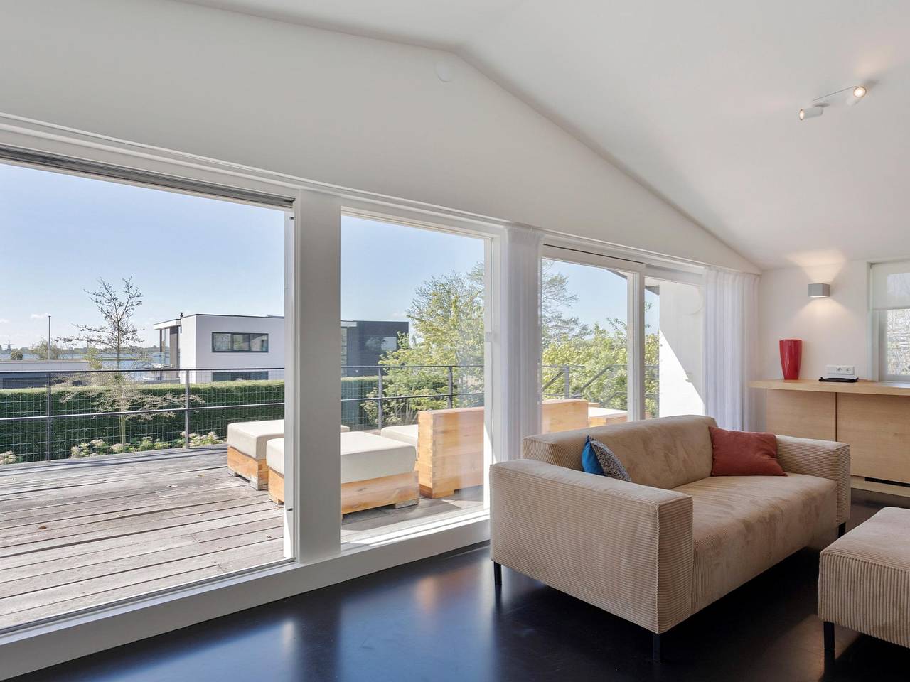 Vakantiehuis met ruime tuin aan Veerse Meer in Schotsman, Kamperland