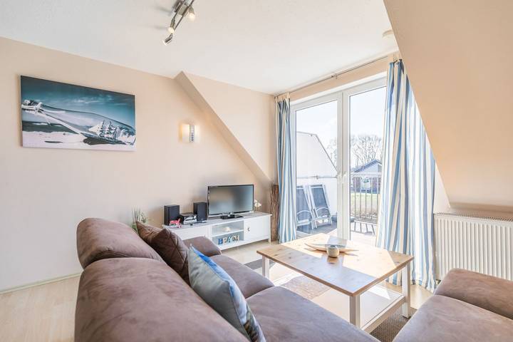 Ganze Wohnung, Haus am Teich Whg. 2 Büsum – Süd-Balkon am Naturteich, 2 Zi / 3 Pers. in Büsum, Kreis Dithmarschen