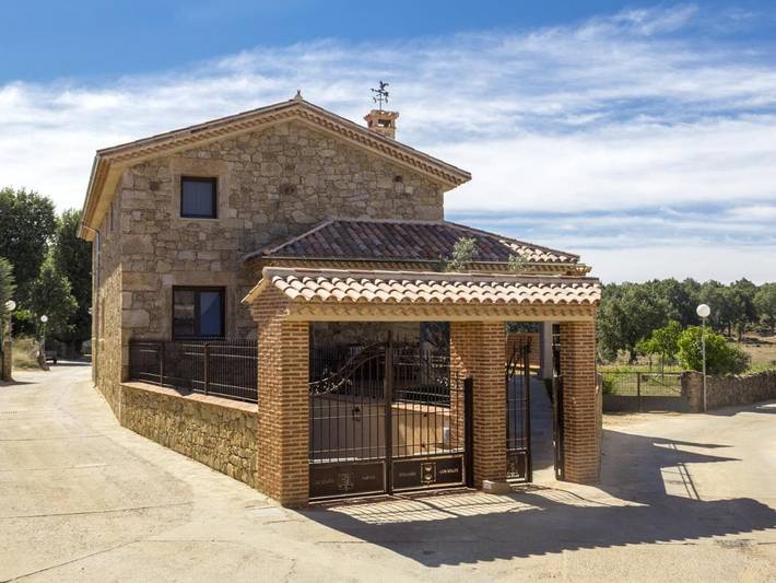 Casa rural para 12 personas, con Balcón y Jacuzzi además de Terraza y Jardín en Sierra de Gata