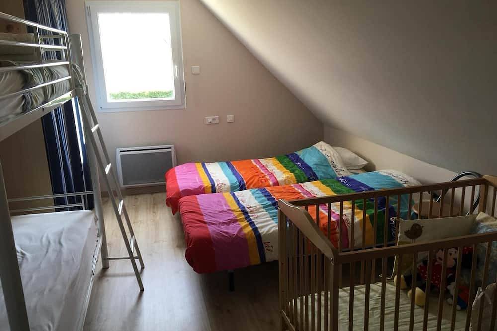 Ruhiges Ferienhaus für 8 Personen in Surtainville, Côte de la Déroute