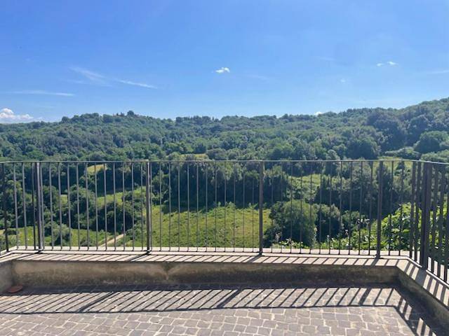 Appartamento per 4 persone, con panorama e terrazza a Campagnano di Roma
