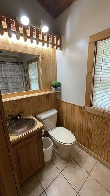 Log Cabin for 4 People in Pigeon Forge, Sevier County, Photo 3