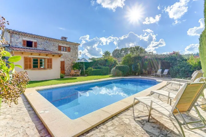 Ferienhaus für 6 Personen, mit Ausblick und Garten sowie Pool und Terrasse - 1
