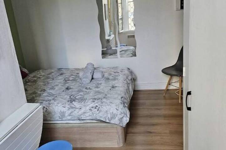 Appartement entier, Studio - M° Garibaldi - 20 mn Champs-Élysées in Saint-Ouen, Seine-Saint-Denis
