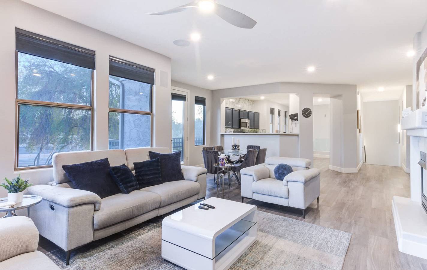 Lux Scottsdale Condo Overlooks 9th Hole Near Golf in Phoenix, Maricopa County