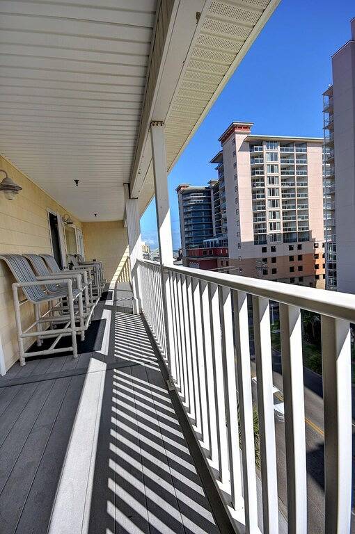 Villa for 20 people, with pool and hot tub as well as balcony in North Myrtle Beach