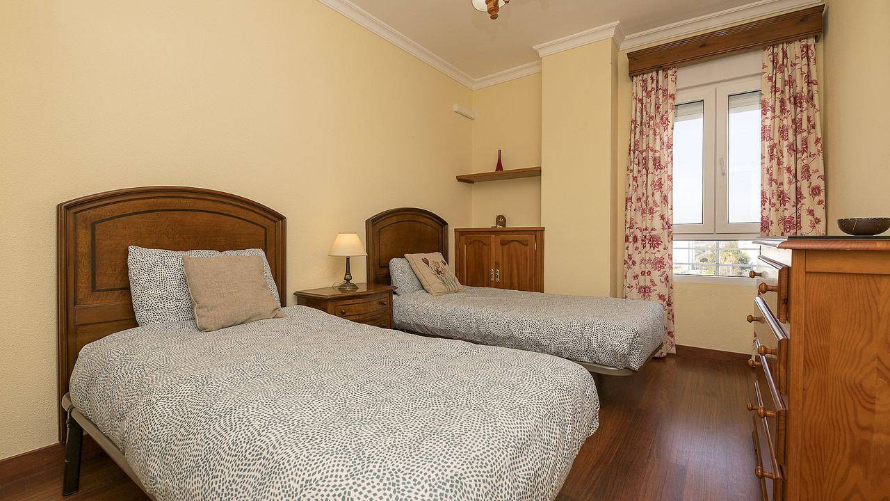Apartamento vacacional entero, Apartamento de vacaciones para 7 personas con piscina in Valdelagrana, El Puerto de Santa María
