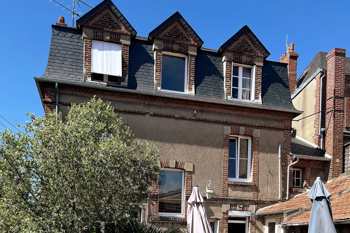 Chambre d’hôtes avec terrasse partagée, jardin privé et Wi-Fi in Dives-sur-Mer, Région de Lisieux