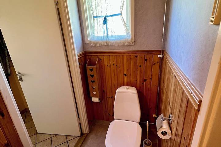 Zwei Schlafzimmer mit Platz fur 6 Personen, Kamin, Fahrräder, Kanus, Angeln. in Jönköpings län