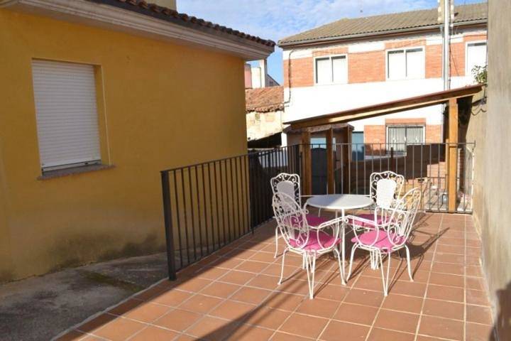 Gîte pour 6 personnes, avec Balcon et Jacuzzi ainsi que Terrasse et Piscine à Teruel - 3
