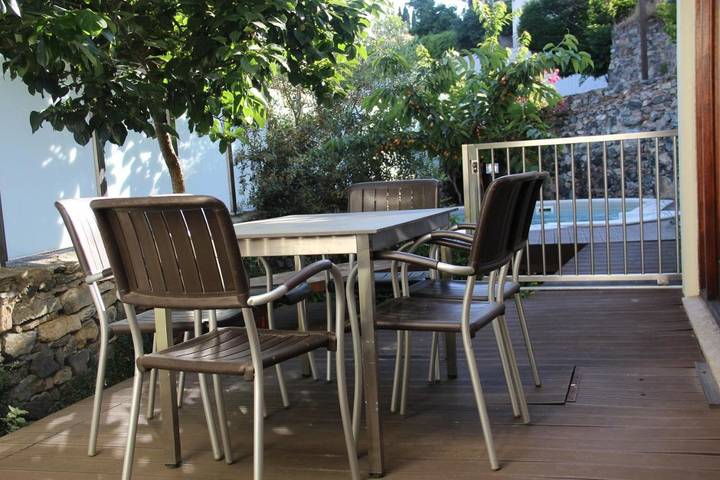 Location de vacances pour 6 personnes, avec bassin pour enfant et piscine ainsi que vue et jardin, animaux acceptés à Bragança - 3