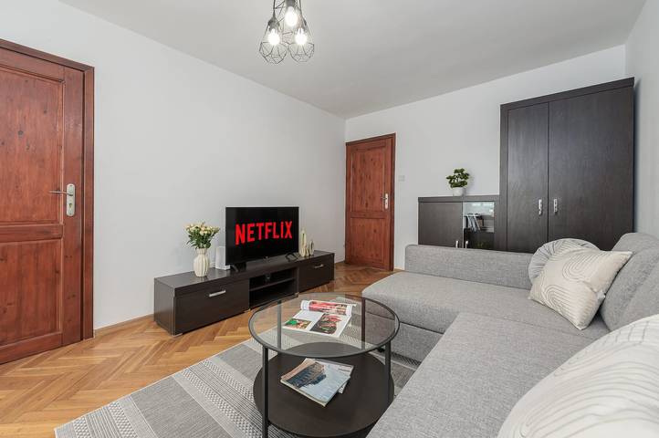 Ganze Wohnung, Lumina 3-room Apart w/ Balcony near Zoo in Warschau, Masowien