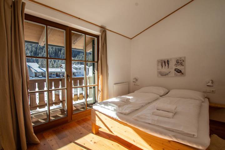 Ferienhaus für 6 Personen, mit Seeblick und Garten sowie Balkon in Uttendorf - 2