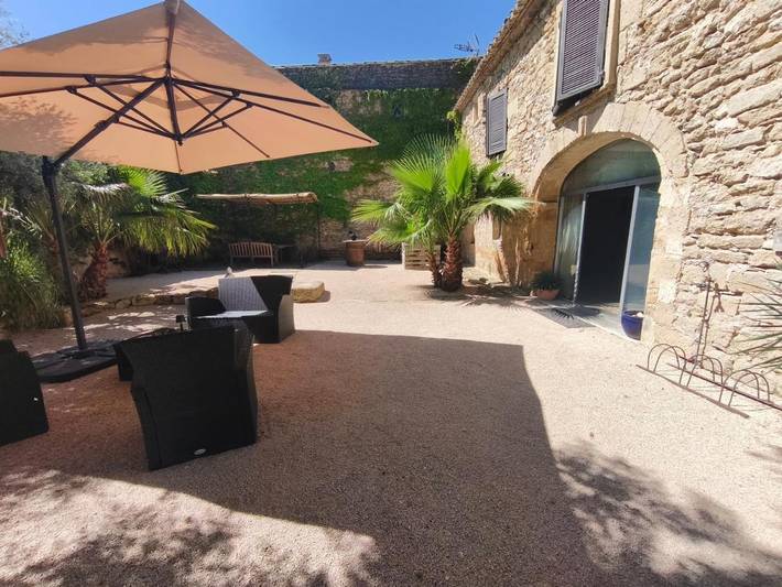 Maison d’hôte pour 2 personnes, avec jardin et piscine à Argilliers