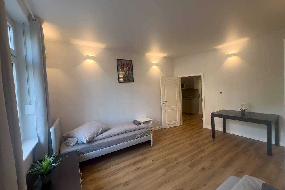 Ganze Wohnung, Modernes Apartment mit 2 Schlafzimmern und Küche in Offenbach am Main, Offenbach