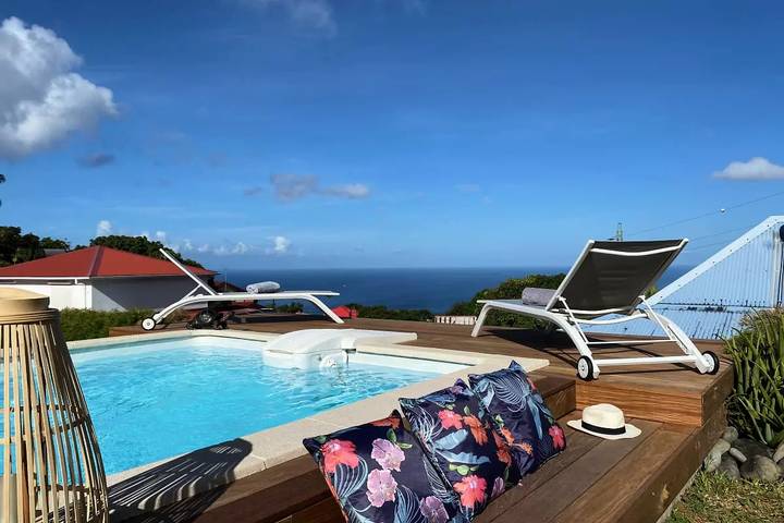 Location de vacances pour 6 personnes, avec piscine ainsi que jardin et vue à Gourbeyre