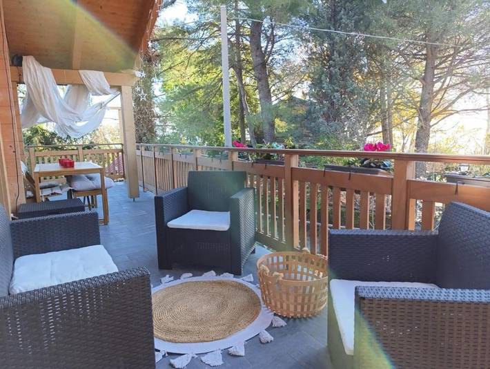 Gîte pour 8 personnes, avec terrasse ainsi que jardin et vue, animaux acceptés à Milo - 3