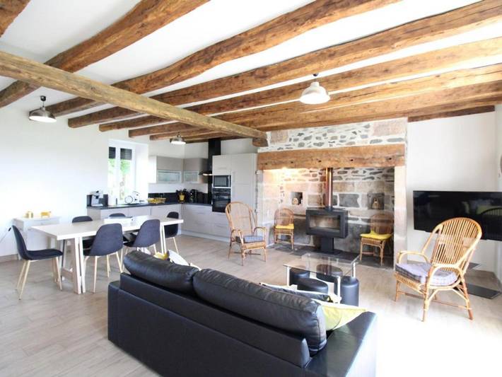 Location de vacances pour 6 personnes, avec jardin à Pleaux - 4