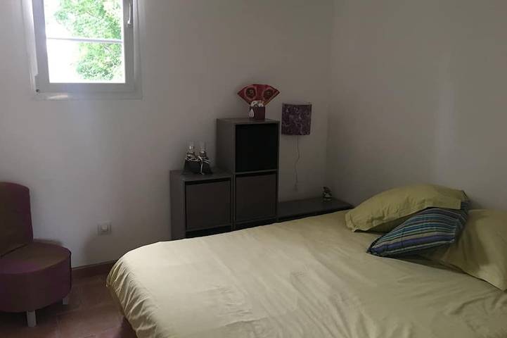 Location de vacances pour 8 personnes, avec terrasse et jardin ainsi que piscine et jacuzzi à Châteauneuf-Val-Saint-Donat - 4