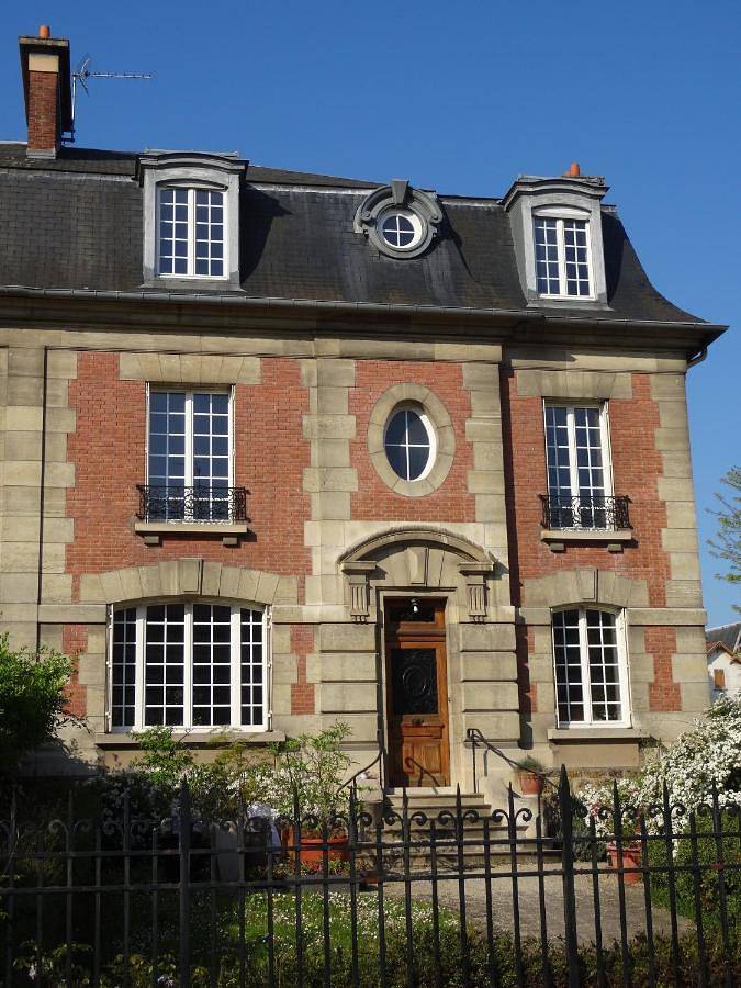 Maison d’hôte pour 2 personnes, avec Terrasse ainsi que Jardin et Vue à Asnières-sur-Seine